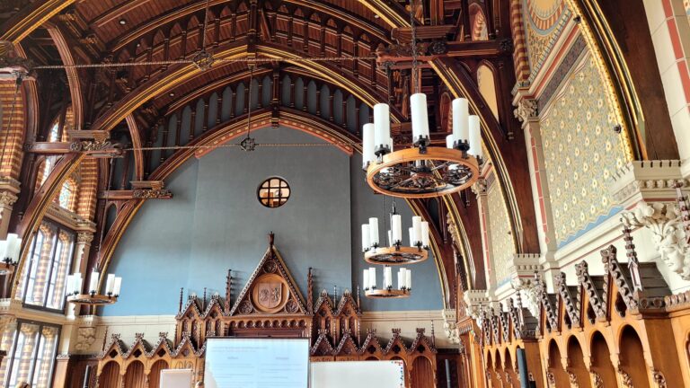 Saal im Oberlandesgericht Rostock